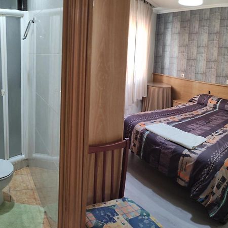 מירנדה דה אברו Hostal Castilla מראה חיצוני תמונה