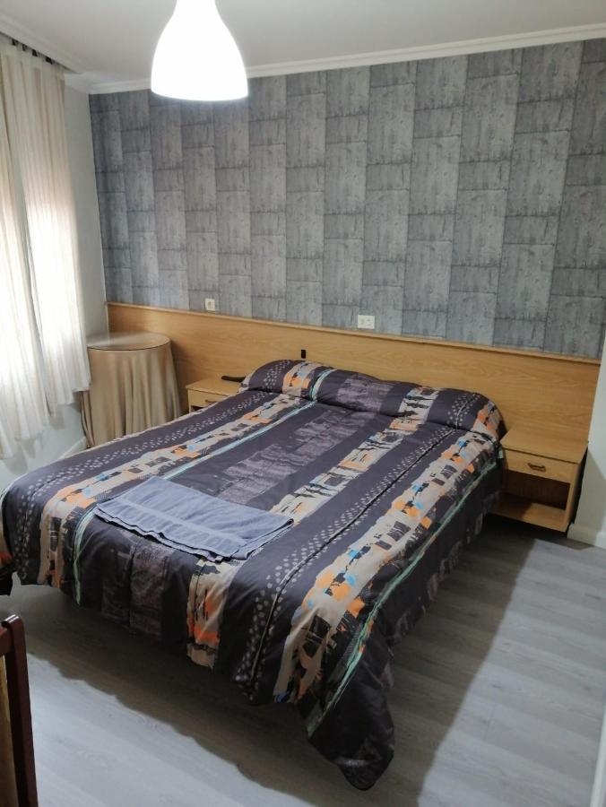 מירנדה דה אברו Hostal Castilla מראה חיצוני תמונה